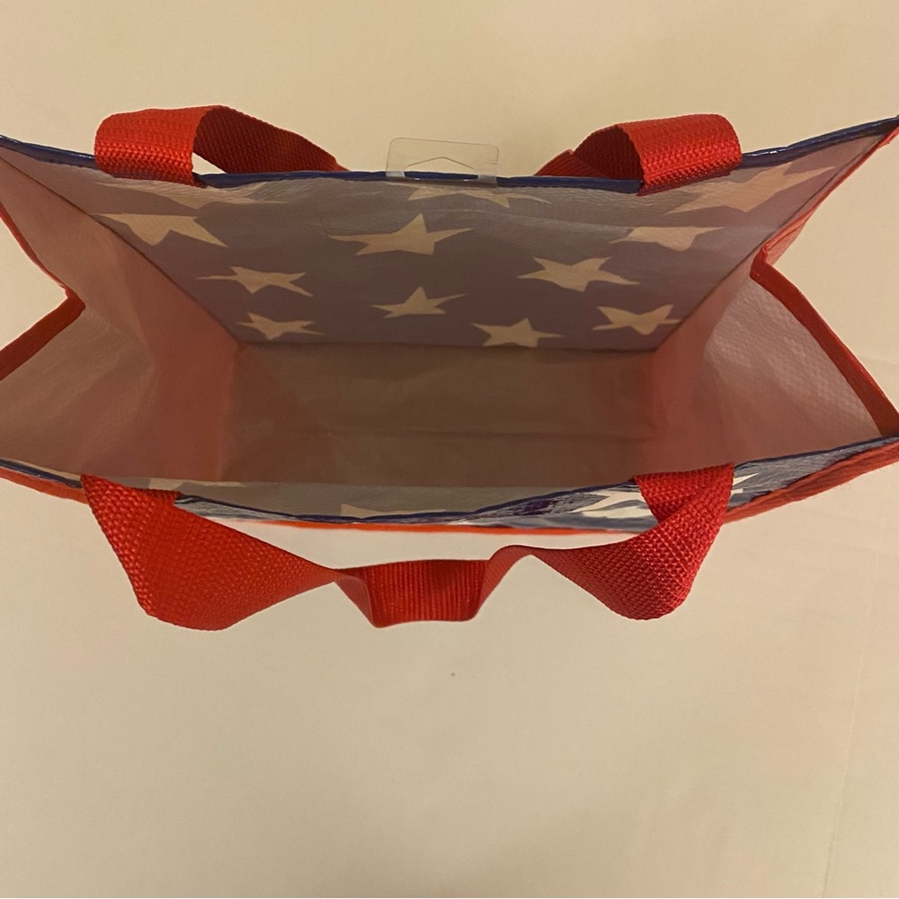 Set of 2 Patriotic Aprons with Hallmark Star Print Gift Bag - Picture 14 of 16